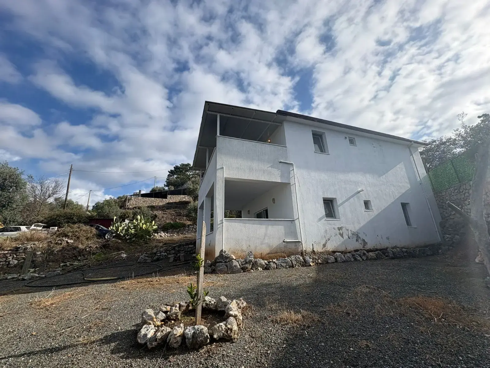 2-Bed-1-Bath-Apart-Gokbel11
