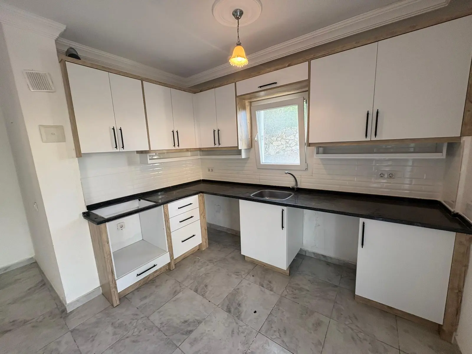 2-Bed-1-Bath-Apart-Gokbel121