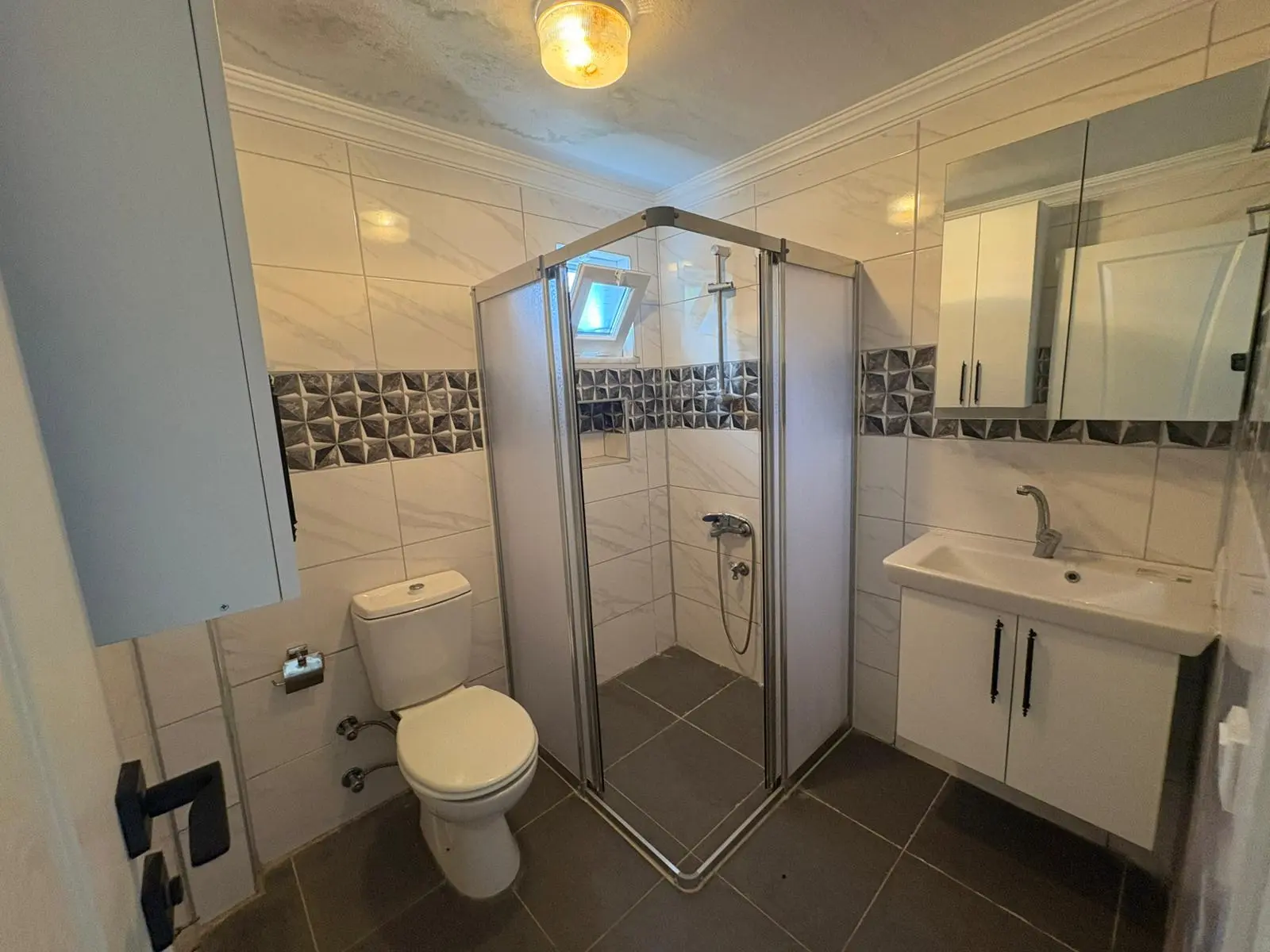 2-Bed-1-Bath-Apart-Gokbel131