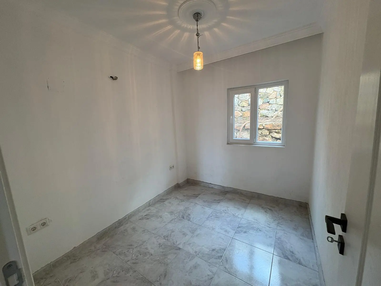 2-Bed-1-Bath-Apart-Gokbel201