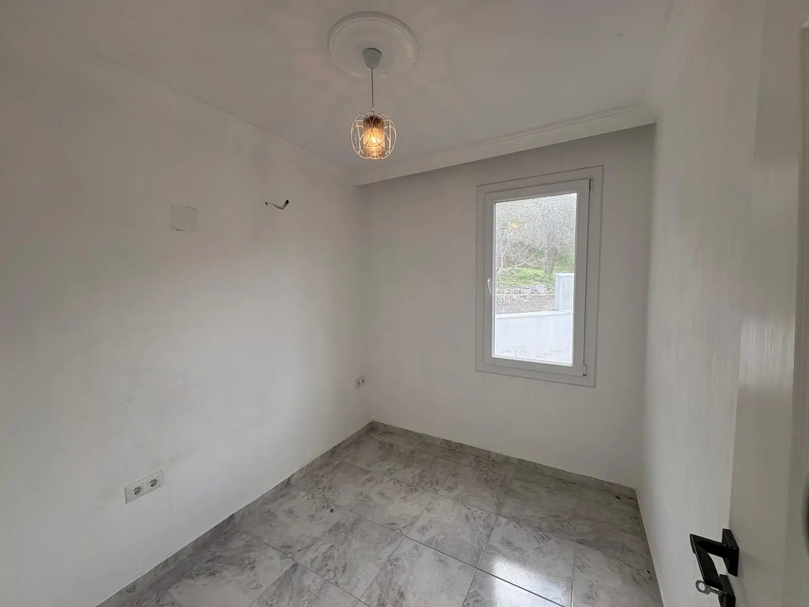 2-Bed-1-Bath-Apart-Gokbel281