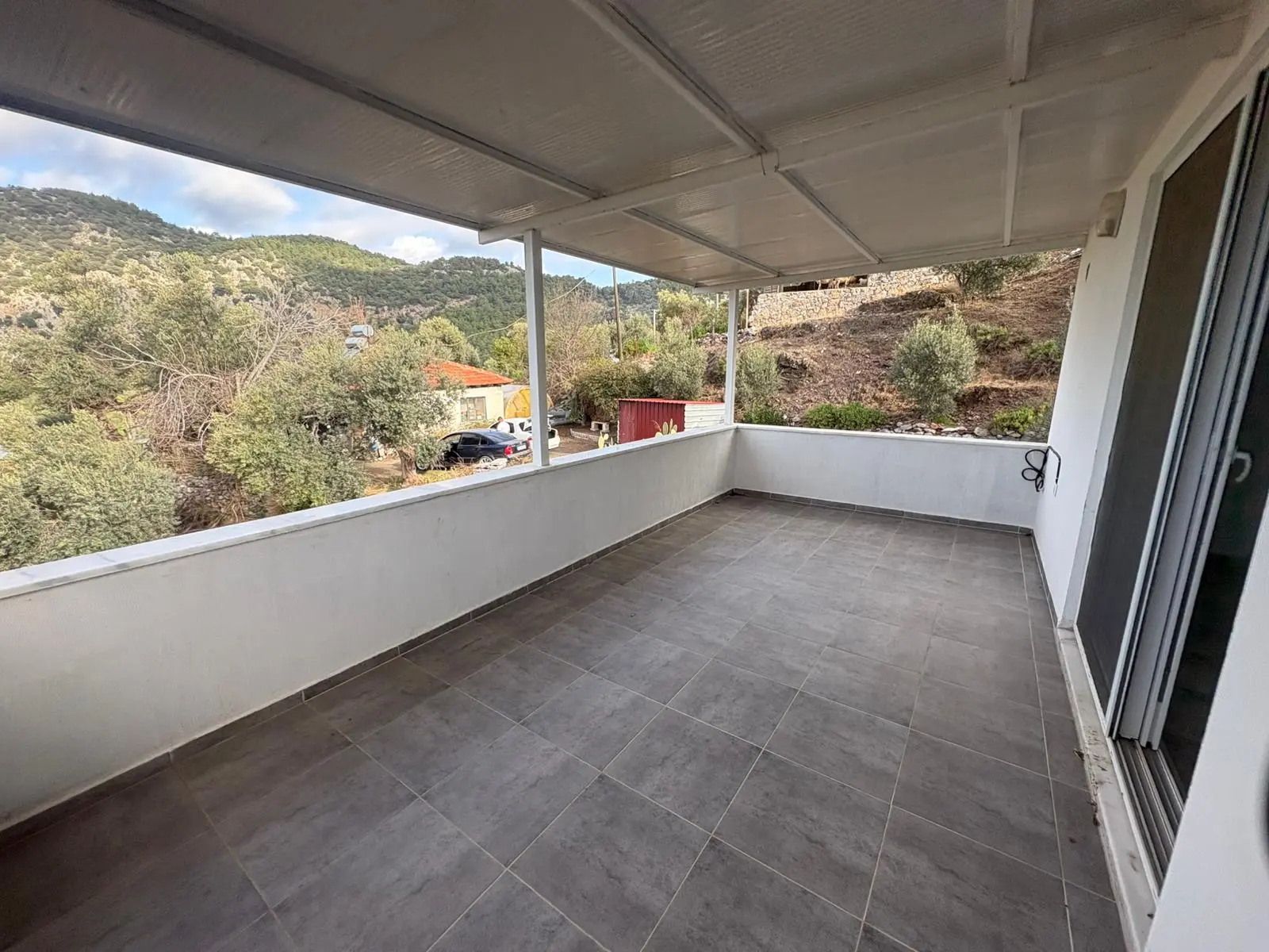 2-Bed-1-Bath-Apart-Gokbel301