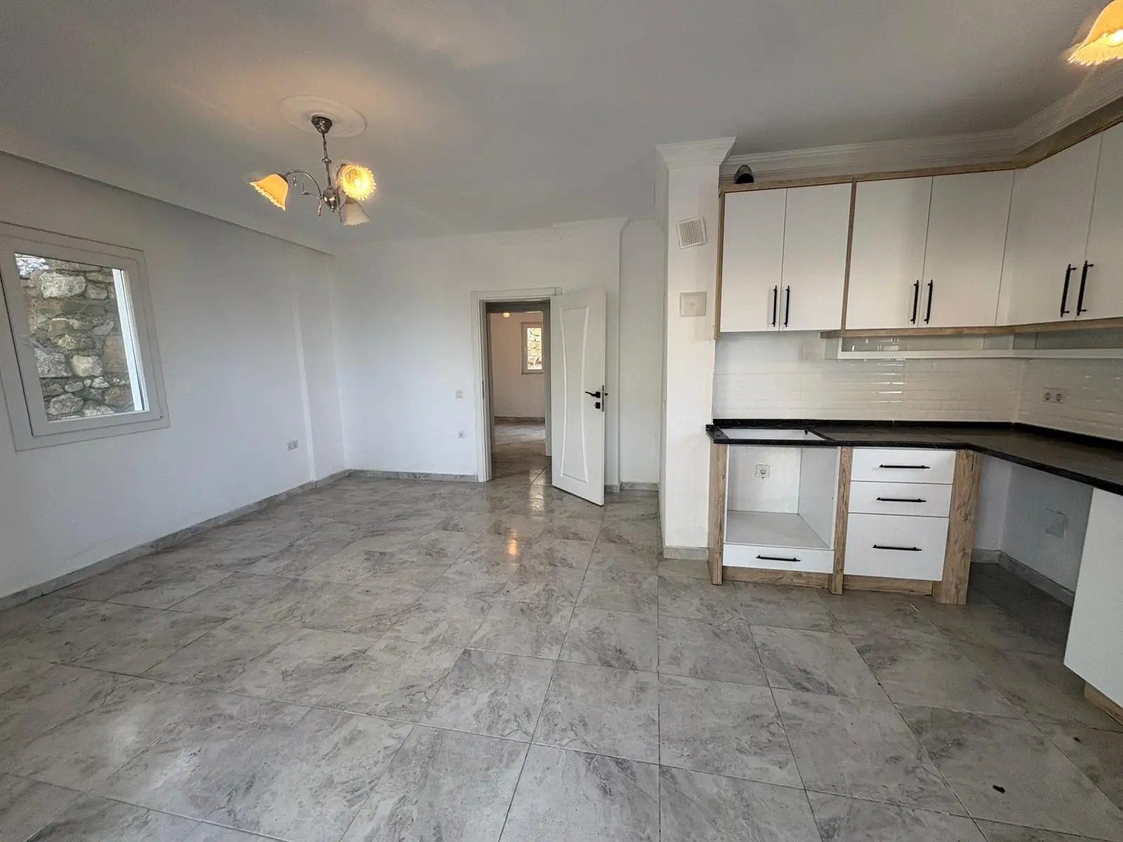 2-Bed-1-Bath-Apart-Gokbel31
