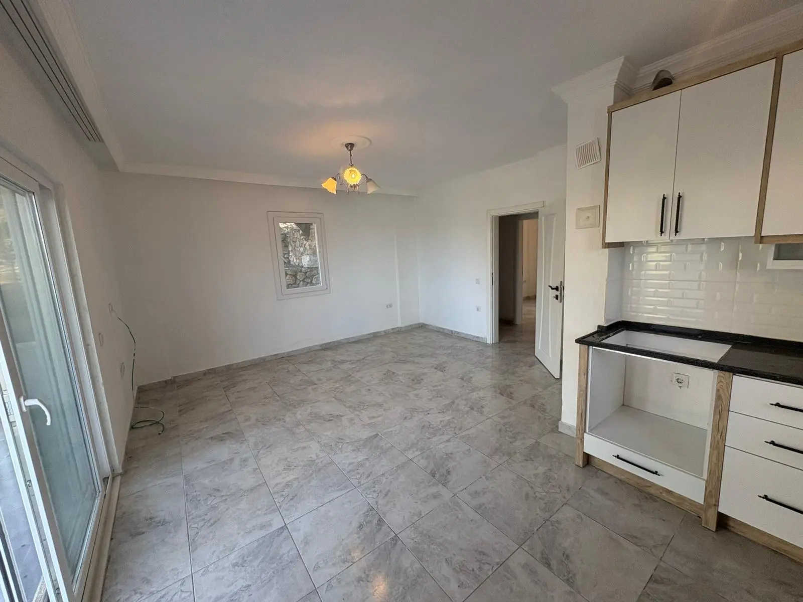 2-Bed-1-Bath-Apart-Gokbel41