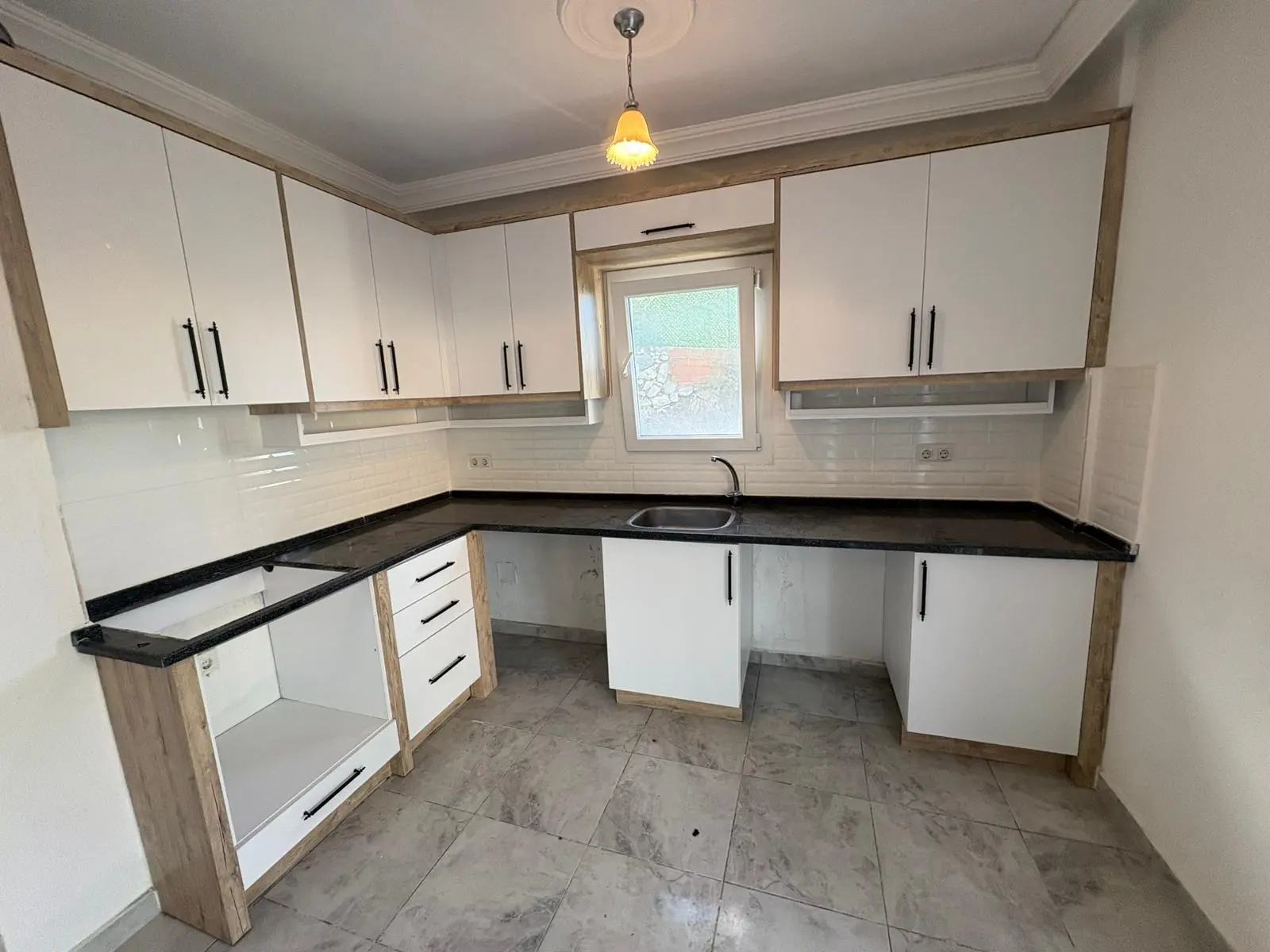 2-Bed-1-Bath-Apart-Gokbel71