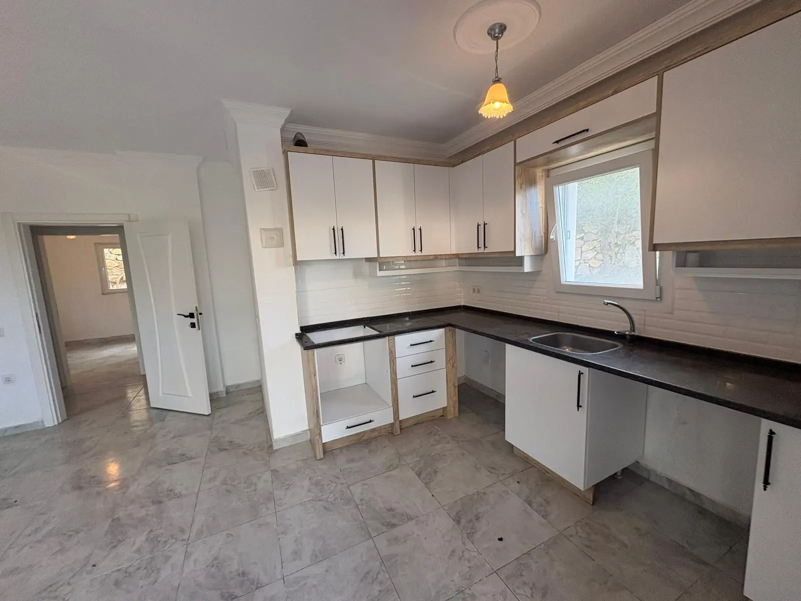 2-Bed-1-Bath-Apart-Gokbel81